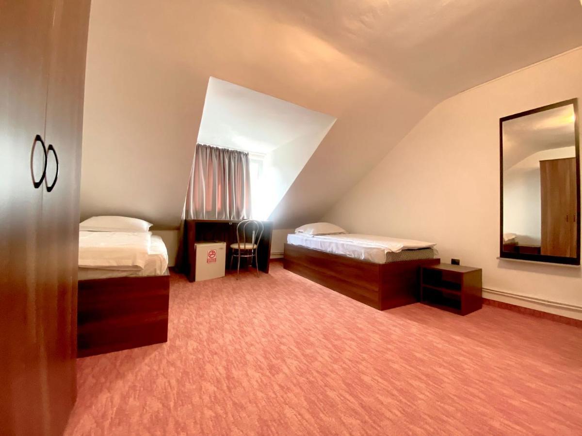 Hotel Navigator Cluj Extérieur photo