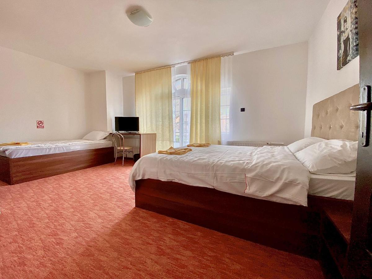 Hotel Navigator Cluj Extérieur photo