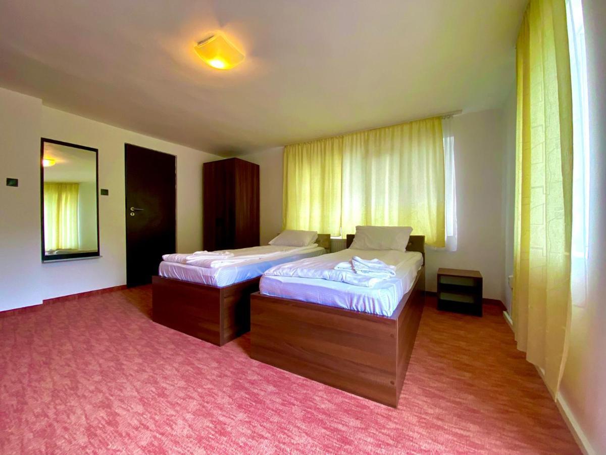 Hotel Navigator Cluj Extérieur photo